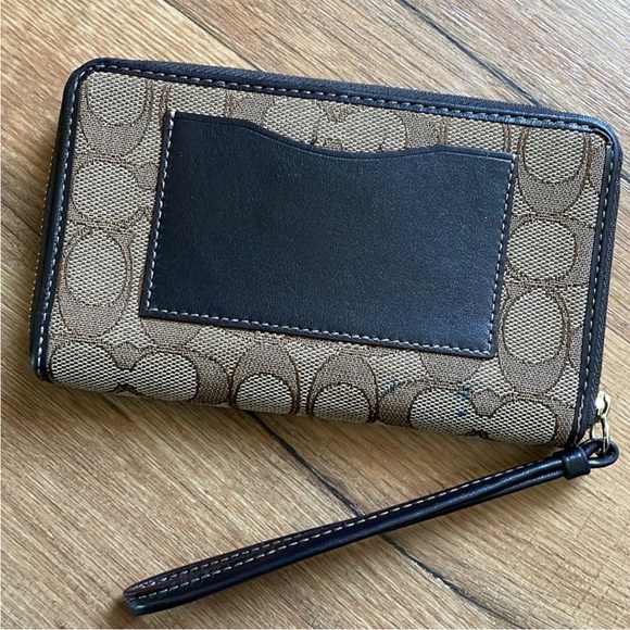 Coach wallet - Picture 2 of 6